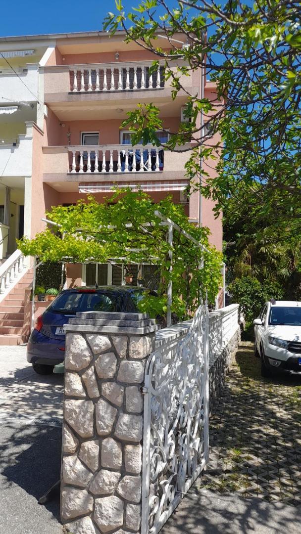 Apartment Tihana *
